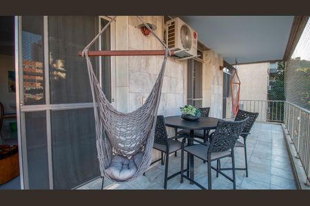 Apartamento à venda com 100m², 2 quartos e 1 vaga Apartamento à venda com 100m², 2 quartos e 1 vagaSala Varanda