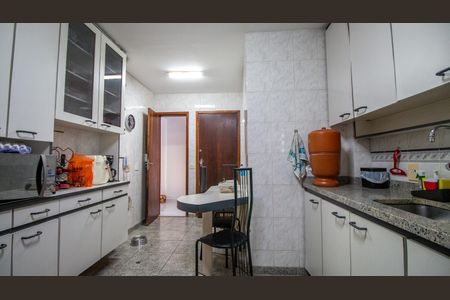 Apartamento à venda com 100m², 2 quartos e 1 vaga Apartamento à venda com 100m², 2 quartos e 1 vagaCozinha