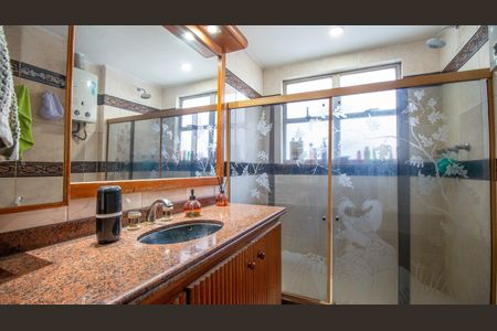 Apartamento à venda com 100m², 2 quartos e 1 vaga Apartamento à venda com 100m², 2 quartos e 1 vagaBanheiro Suite