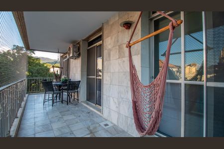 Apartamento à venda com 100m², 2 quartos e 1 vaga Apartamento à venda com 100m², 2 quartos e 1 vagaSala Varanda