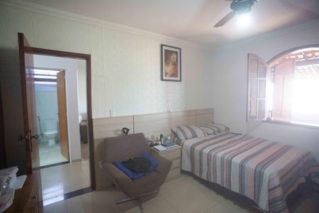 Casa à venda com 400m², 3 quartos e 2 vagasSuite