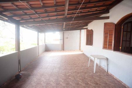 Casa à venda com 400m², 3 quartos e 2 vagasSacada /Sala