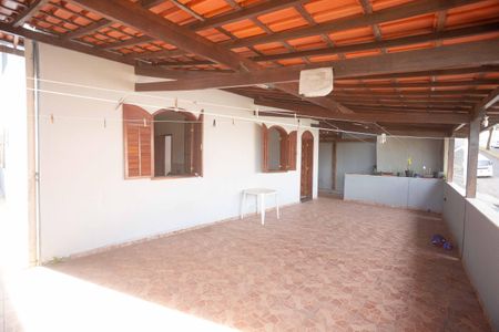 Casa à venda com 400m², 3 quartos e 2 vagasSacada /Sala