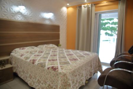 Casa à venda com 207m², 3 quartos e 2 vagasSuíte