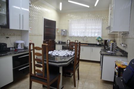 Casa à venda com 207m², 3 quartos e 2 vagasCozinha
