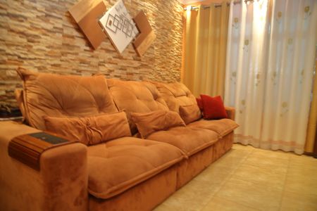 Casa à venda com 207m², 3 quartos e 2 vagasSala