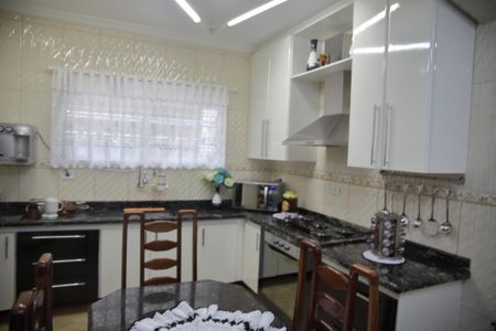 Casa à venda com 207m², 3 quartos e 2 vagasCozinha