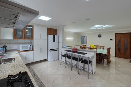 Casa à venda com 217m², 3 quartos e 5 vagascozinha