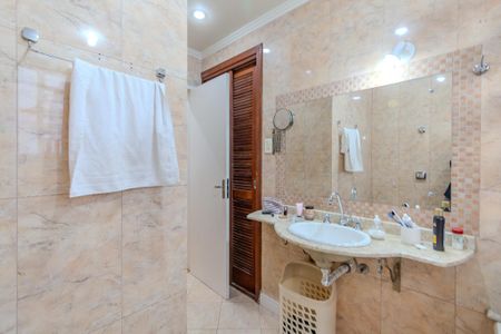 Apartamento à venda com 186m², 4 quartos e sem vagaBanheiro Social