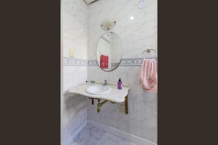 Apartamento à venda com 186m², 4 quartos e sem vagaBanheiro da Suíte