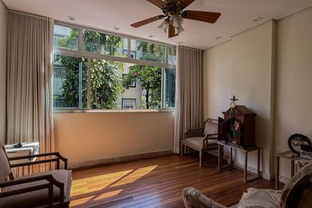 Apartamento à venda com 260m², 4 quartos e 2 vagas Apartamento à venda com 260m², 4 quartos e 2 vagasSala