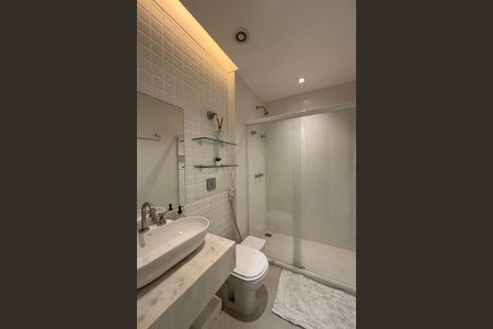 Apartamento à venda com 70m², 2 quartos e sem vagaBanheiro da Suíte