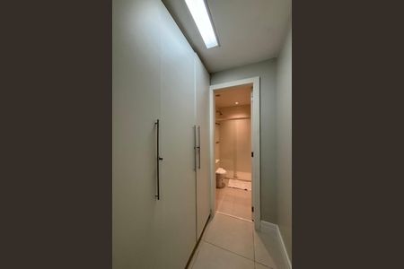 Apartamento à venda com 70m², 2 quartos e sem vagaBanheiro da Suíte