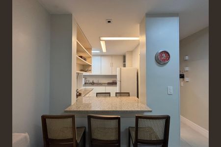 Apartamento à venda com 70m², 2 quartos e sem vagaCozinha americana