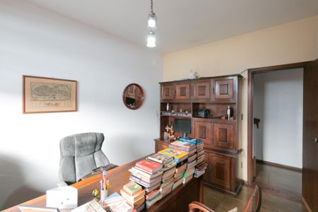 Casa para alugar com 555m², 5 quartos e 10 vagas Casa para alugar com 555m², 5 quartos e 10 vagasEscritório