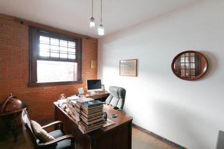 Casa para alugar com 555m², 5 quartos e 10 vagas Casa para alugar com 555m², 5 quartos e 10 vagasEscritório