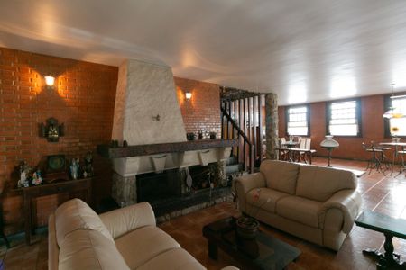 Casa para alugar com 555m², 5 quartos e 10 vagas Casa para alugar com 555m², 5 quartos e 10 vagasSala