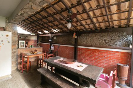 Casa para alugar com 555m², 5 quartos e 10 vagas Casa para alugar com 555m², 5 quartos e 10 vagasÁrea comum