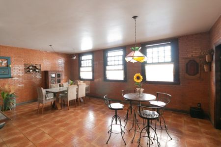 Casa para alugar com 555m², 5 quartos e 10 vagas Casa para alugar com 555m², 5 quartos e 10 vagasSala