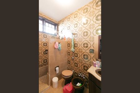 Casa para alugar com 555m², 5 quartos e 10 vagas Casa para alugar com 555m², 5 quartos e 10 vagasBanheiro Suíte 2