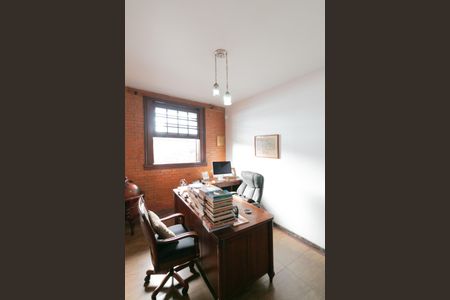 Casa para alugar com 555m², 5 quartos e 10 vagas Casa para alugar com 555m², 5 quartos e 10 vagasEscritório