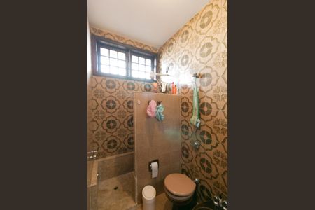 Casa para alugar com 555m², 5 quartos e 10 vagas Casa para alugar com 555m², 5 quartos e 10 vagasBanheiro Suíte 2