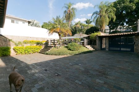 Casa para alugar com 555m², 5 quartos e 10 vagas Casa para alugar com 555m², 5 quartos e 10 vagasÁrea comum