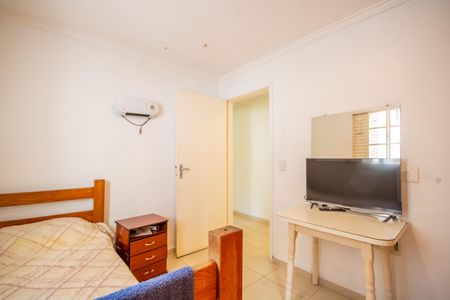 Casa à venda com 310m², 3 quartos e 2 vagas Casa à venda com 310m², 3 quartos e 2 vagasQuarto 2