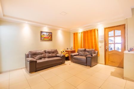 Casa à venda com 310m², 3 quartos e 2 vagas Casa à venda com 310m², 3 quartos e 2 vagasSala