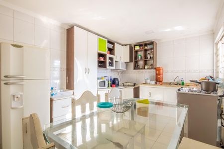 Casa à venda com 310m², 3 quartos e 2 vagas Casa à venda com 310m², 3 quartos e 2 vagasCozinha