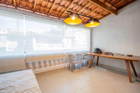 Casa à venda com 310m², 3 quartos e 2 vagas Casa à venda com 310m², 3 quartos e 2 vagasTerraço