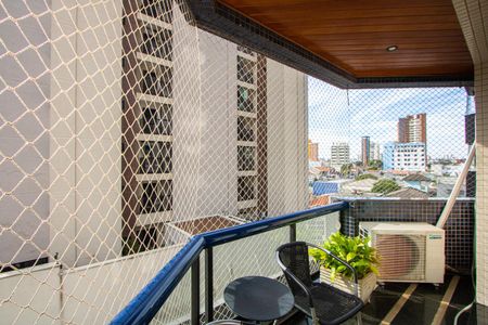 Apartamento à venda com 211m², 4 quartos e 3 vagasVaranda da sala