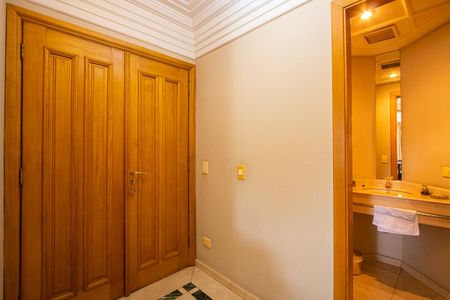 Apartamento à venda com 211m², 4 quartos e 3 vagasDetalhes da sala