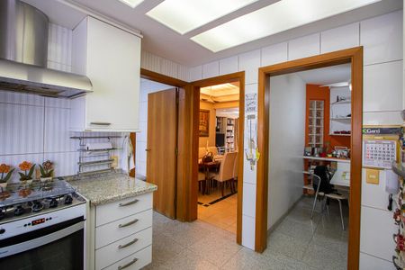 Apartamento à venda com 211m², 4 quartos e 3 vagasCozinha