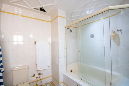 Apartamento à venda com 211m², 4 quartos e 3 vagasBanheiro da Suíte 1