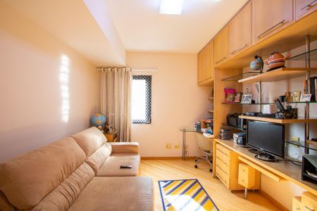 Apartamento à venda com 211m², 4 quartos e 3 vagasQuarto 2