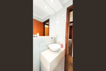 Apartamento à venda com 75m², 2 quartos e 1 vagaBanheiro Social