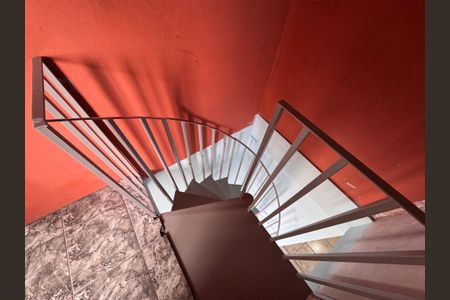 Casa à venda com 130m², 3 quartos e 1 vagaEscada