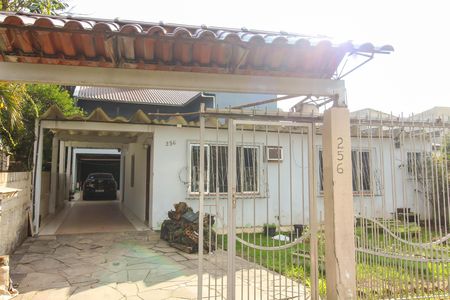 Casa para alugar com 129m², 4 quartos e 1 vaga Casa para alugar com 129m², 4 quartos e 1 vagaFachada