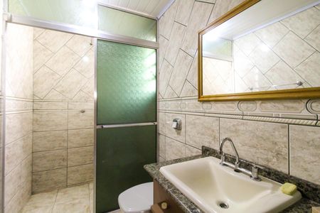 Casa para alugar com 129m², 4 quartos e 1 vaga Casa para alugar com 129m², 4 quartos e 1 vagaBanheiro