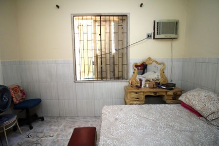 Quarto 1 de casa para alugar com 2 quartos, 110m² em Penha, Rio de Janeiro