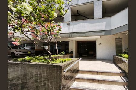 Apartamento à venda com 62m², 1 quarto e 1 vagaFachada e portaria