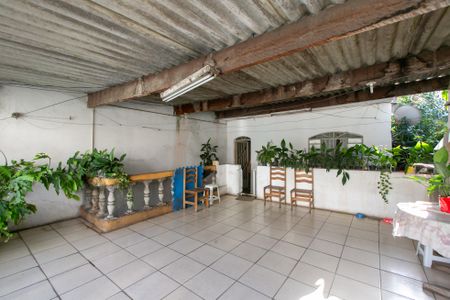 Casa à venda com 200m², 6 quartos e 2 vagas Casa à venda com 200m², 6 quartos e 2 vagasÁrea livre