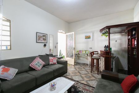 Casa à venda com 200m², 6 quartos e 2 vagas Casa à venda com 200m², 6 quartos e 2 vagasSala