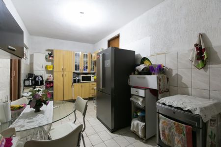 Casa à venda com 200m², 6 quartos e 2 vagas Casa à venda com 200m², 6 quartos e 2 vagasCozinha 1