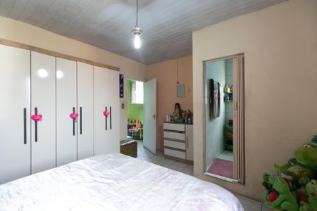 Casa à venda com 200m², 6 quartos e 2 vagas Casa à venda com 200m², 6 quartos e 2 vagasSuíte