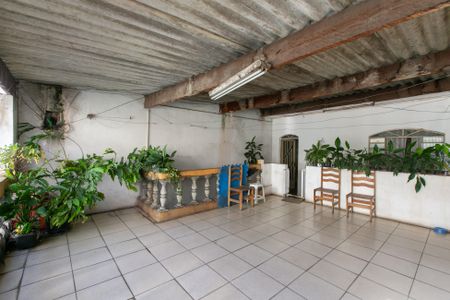 Casa à venda com 200m², 6 quartos e 2 vagas Casa à venda com 200m², 6 quartos e 2 vagasÁrea livre