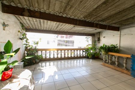 Casa à venda com 200m², 6 quartos e 2 vagas Casa à venda com 200m², 6 quartos e 2 vagasÁrea livre