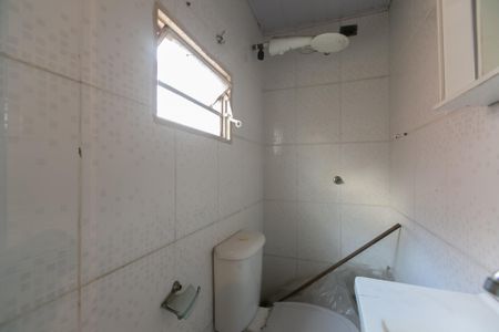 Casa à venda com 200m², 6 quartos e 2 vagas Casa à venda com 200m², 6 quartos e 2 vagasBanheiro 3