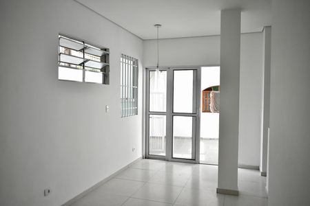 Casa para alugar com 42m², 2 quartos e sem vaga Casa para alugar com 42m², 2 quartos e sem vagaSala
